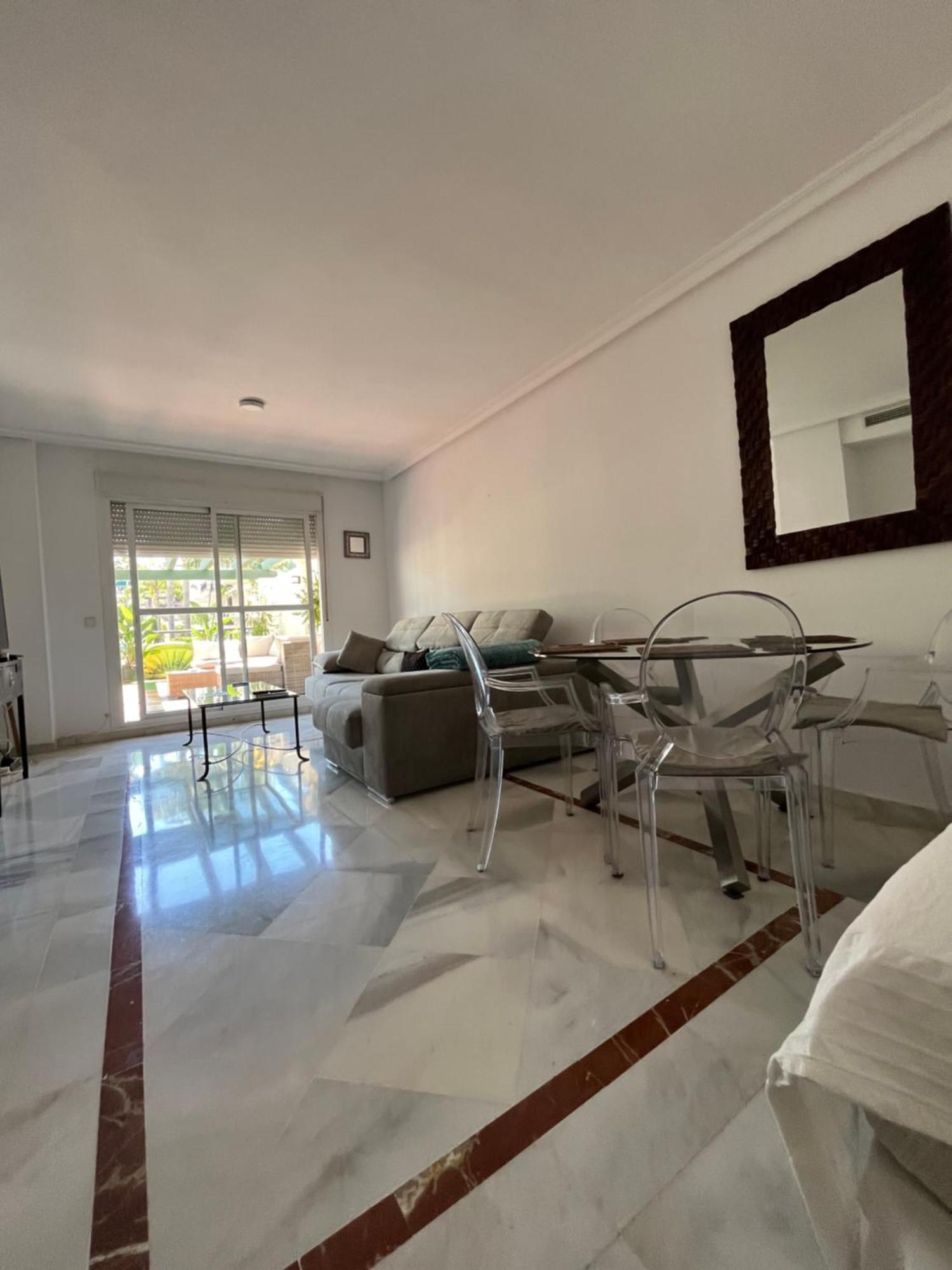 5 Min. Puerto Banus. Stunning Aparment & Big Terrace Appartement *